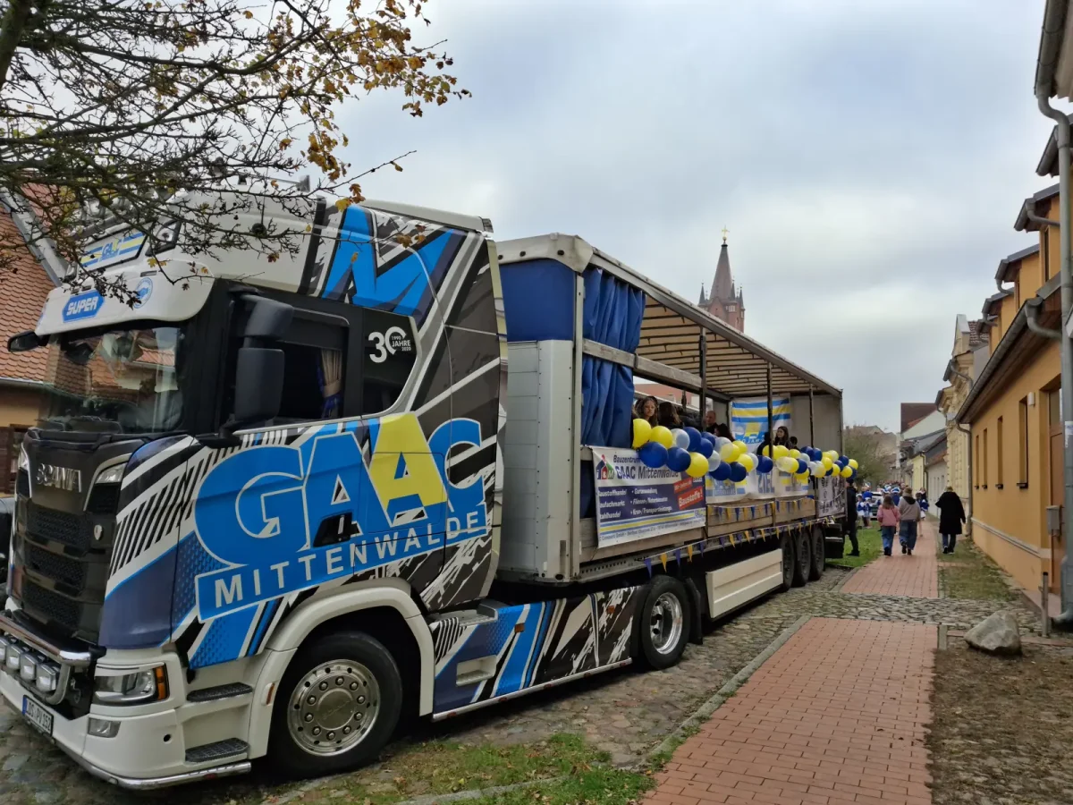 GAAC Scania im Karnevalsumzug in Mittenwalde