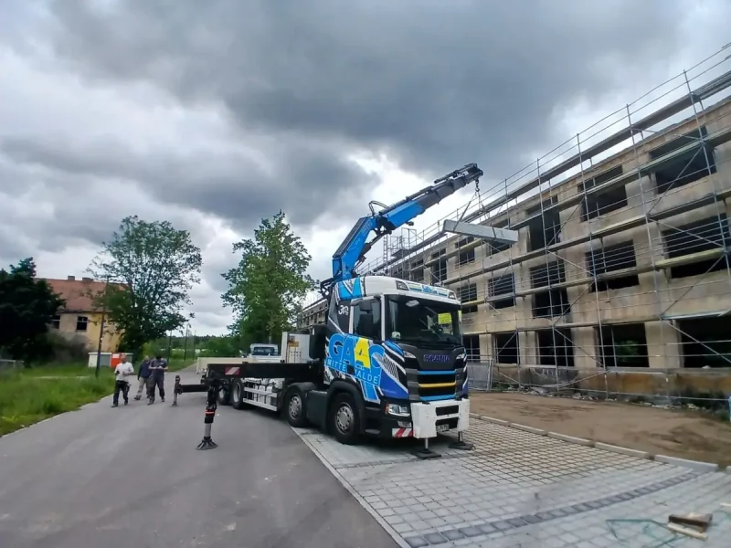 Absetzen neben dem Rohbau